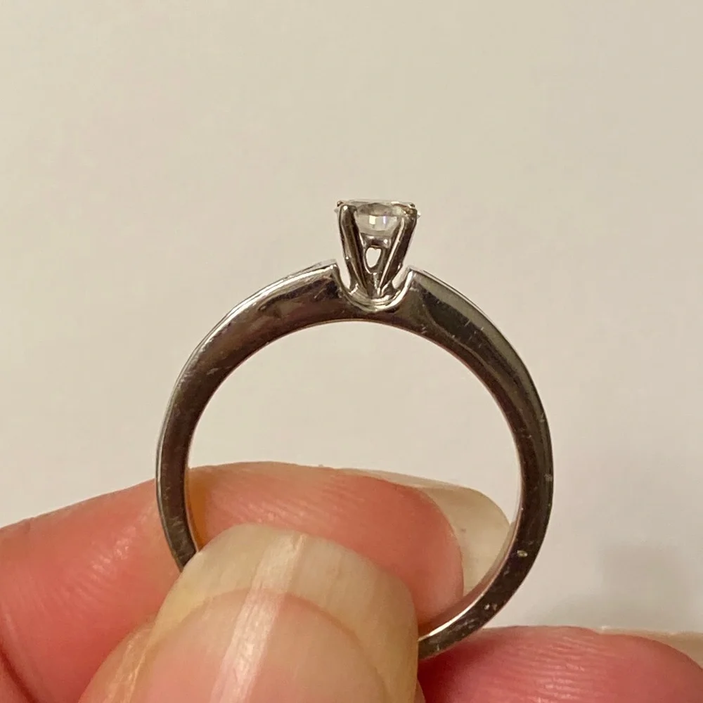 DIAMOND ENGAGEMENT RING - Picture 8 of 8